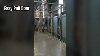 Χέρι Τραβηγμένη Πόρτα